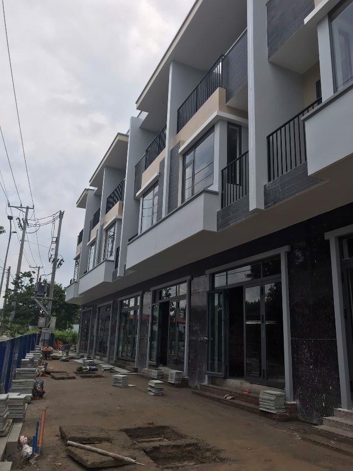 Nhà 1 trệt 2 lầu sân thượng, 5x18m sổ riêng công chứng ngay giá 2ty85
