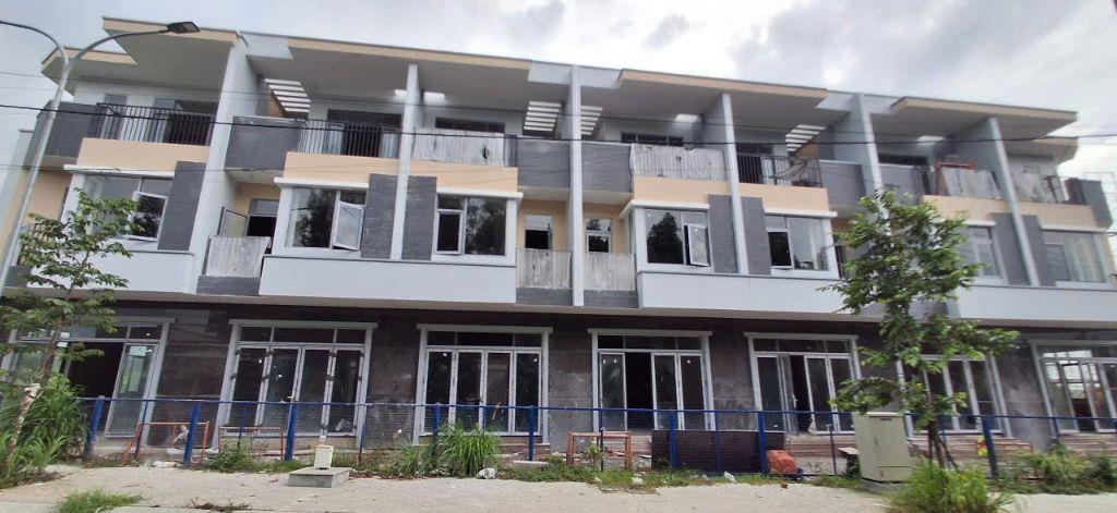 Nhà 1 trệt 2 lầu sân thượng, 5x18m sổ riêng công chứng ngay giá 2ty85