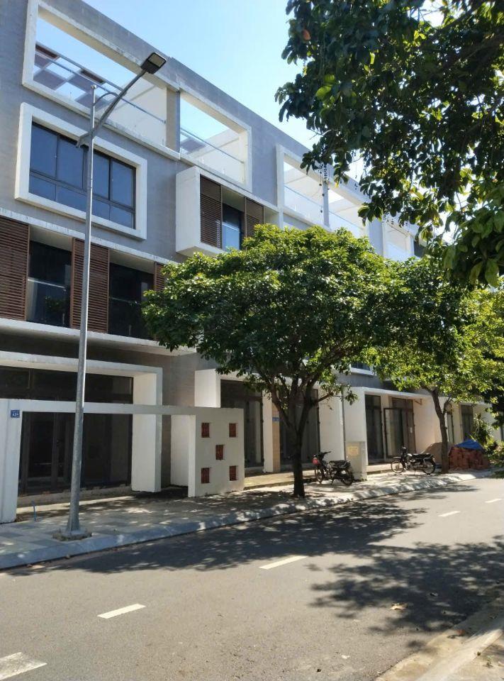 Nhà 3ty2 bao trọn, 5x18m, 3 lầu trung tâm bà rịa