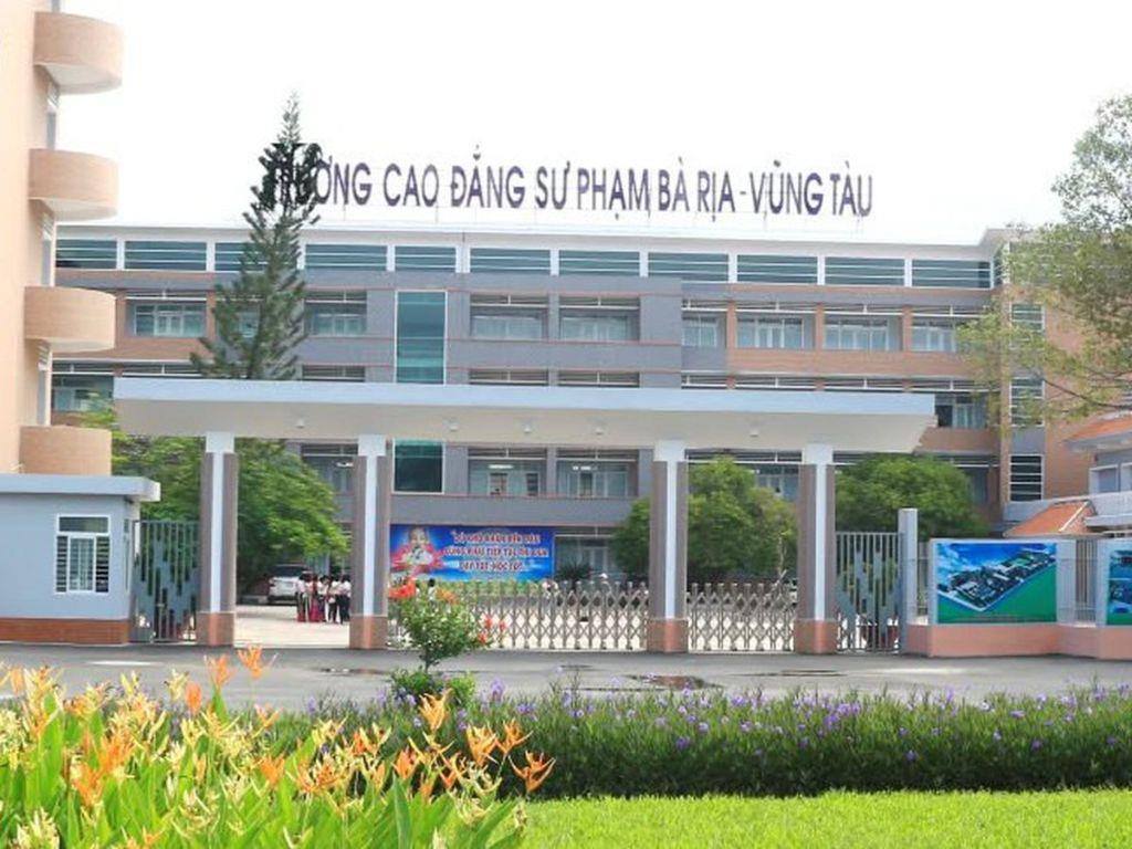 Nhà 3ty2 bao trọn, 5x18m, 3 lầu trung tâm bà rịa