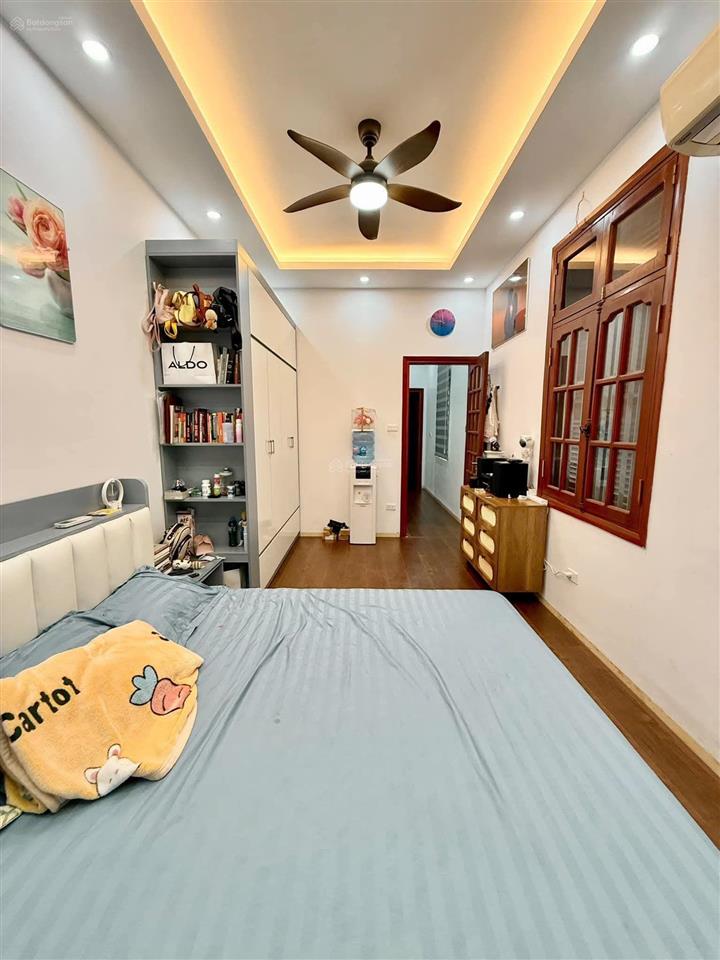 Bán nhà mặt phố đồng cổ, tây hồ dt 45m 5 tầng.mặt phố kinh doanh sầm uất, có vỉa hè rộng 10m