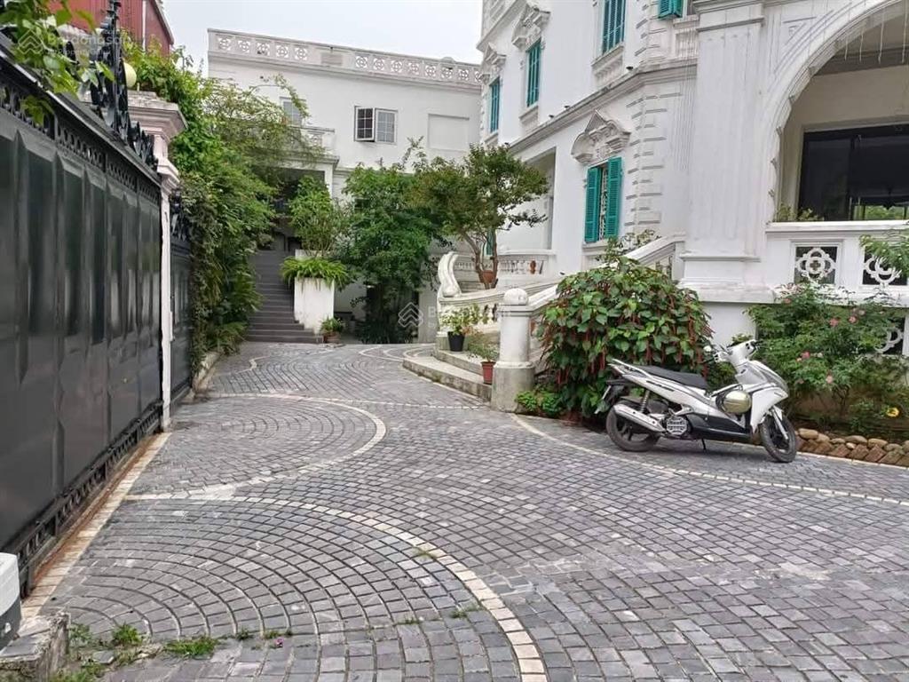 Bán biệt thự đẳng cấp thiết kế kiểu pháp view sông hồng, ngọc thụy, long biên. kinh doanh sầm uất