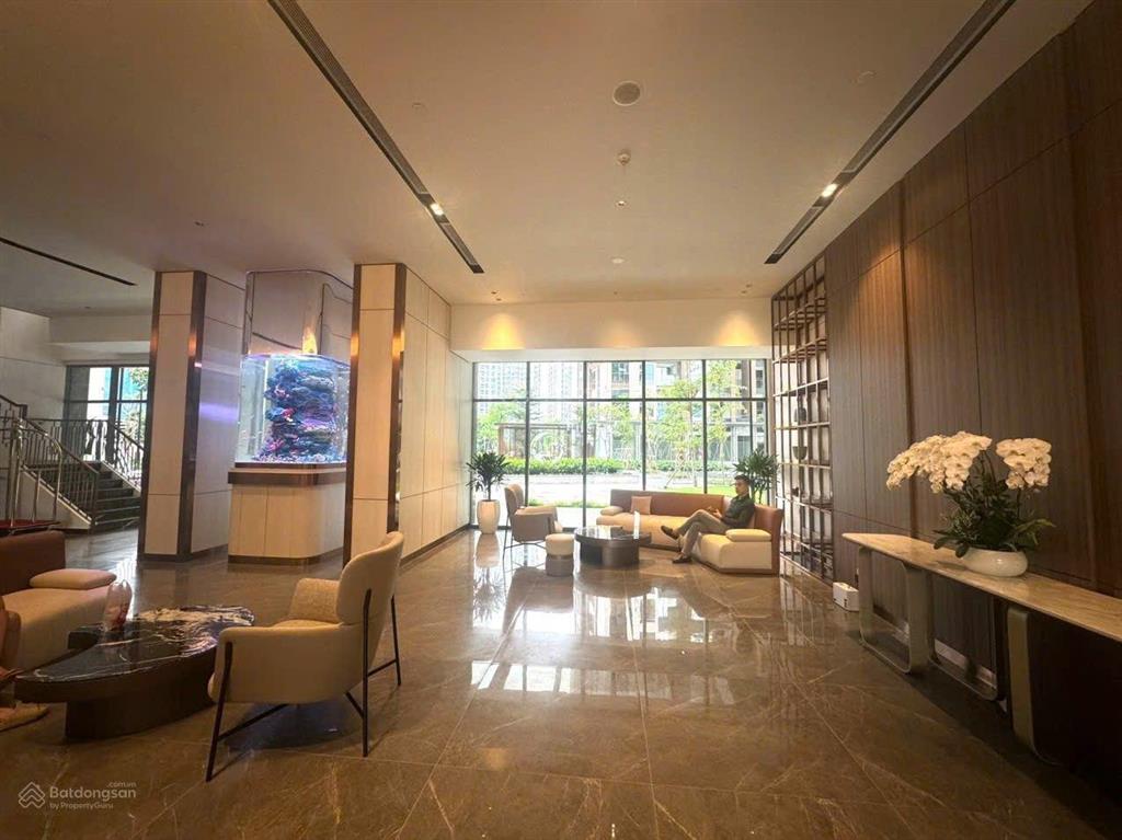 Mặt phố kim đồng hoàng mai. dt 70m 6 tầng giá 29,8 tỷ.vị trí đắc địa, kinh doanh đỉnh.
