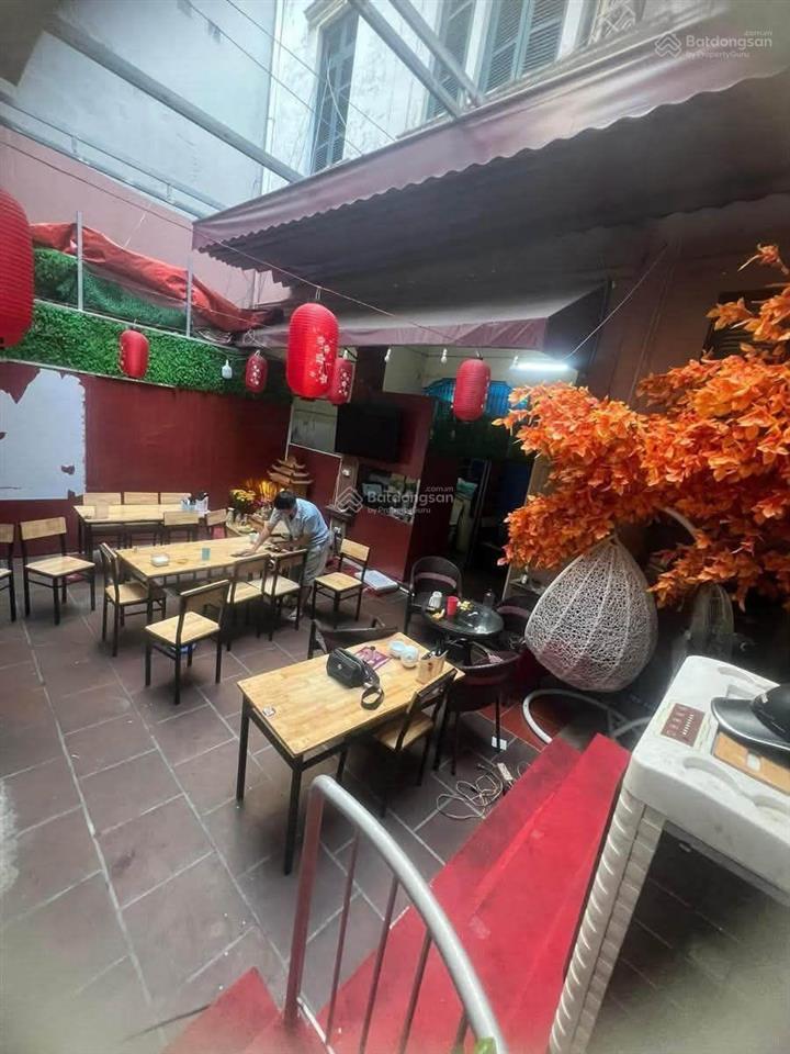 Bán nhà mặt phố hoàng cầu, đống đa, kinh doanh sầm uất ngày đêm, vỉa hè rộng. diện tích 185m2 54 tỷ