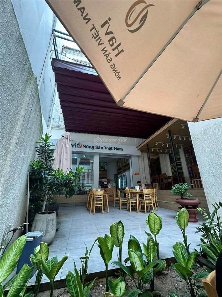 Bán nhà mặt phố hoàng cầu, đống đa, kinh doanh sầm uất ngày đêm, vỉa hè rộng. diện tích 185m2 54 tỷ