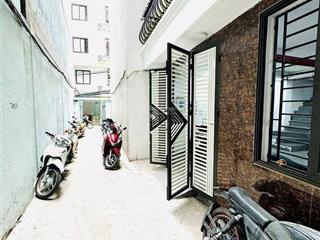 Bán căn hộ ccmn, nhà dòng tiền pháo đài láng, đống đa, 13 phòng khép kín, dt 70m, 8 tầng thang máy