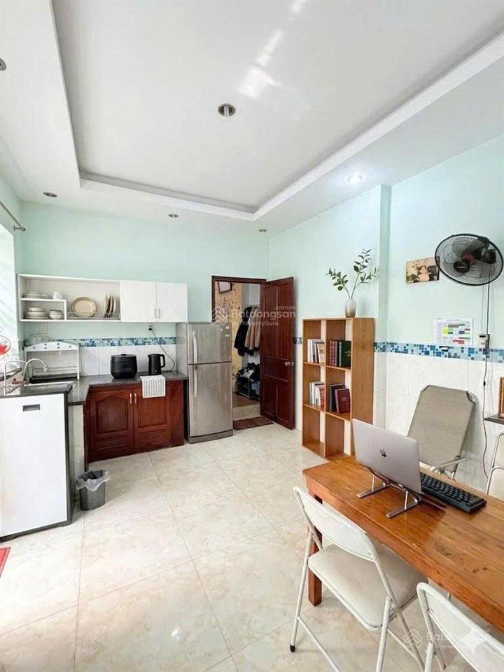 Chính chủ bán nhà mặt tiền căn góc tân bình. nhất chi mai sổ hoàn công sẵn ô chờ thang máy