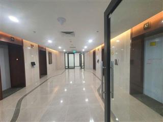 Bán Chung Cư Hoàng Quốc Việt 3PN 80m² Giá 6 Tỷ (083,848,9898)