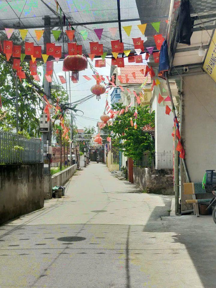 Bán đất thị trấn Chúc Sơn, Chương Mỹ. DT 93m2, giá rẻ 3.35 tỷ. 