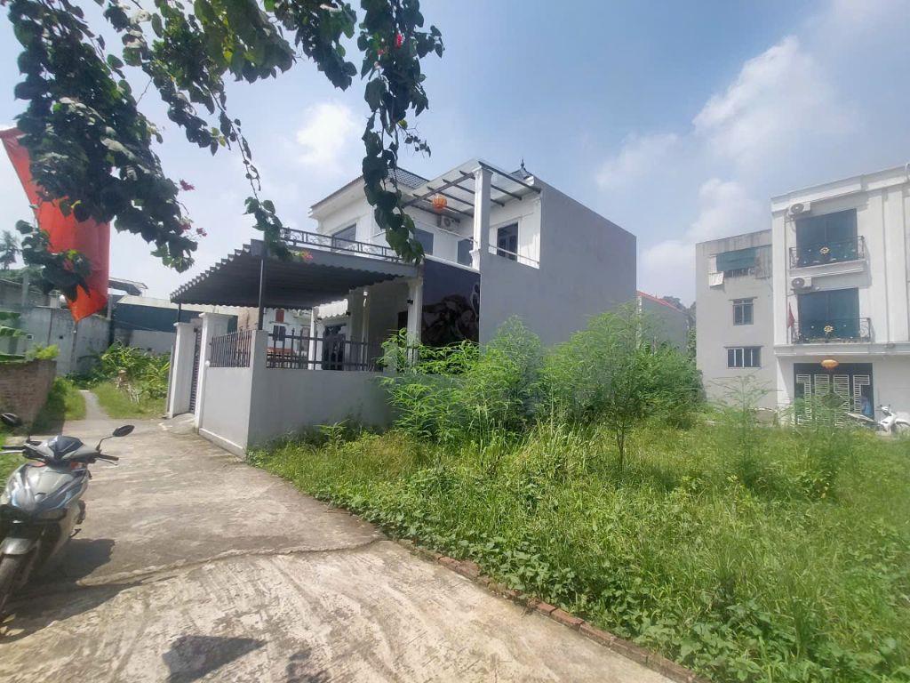 Chỉ còn 1 lô Xóm San, Phụng Châu, Chương Mỹ. Giá 2.3 tỷ. 