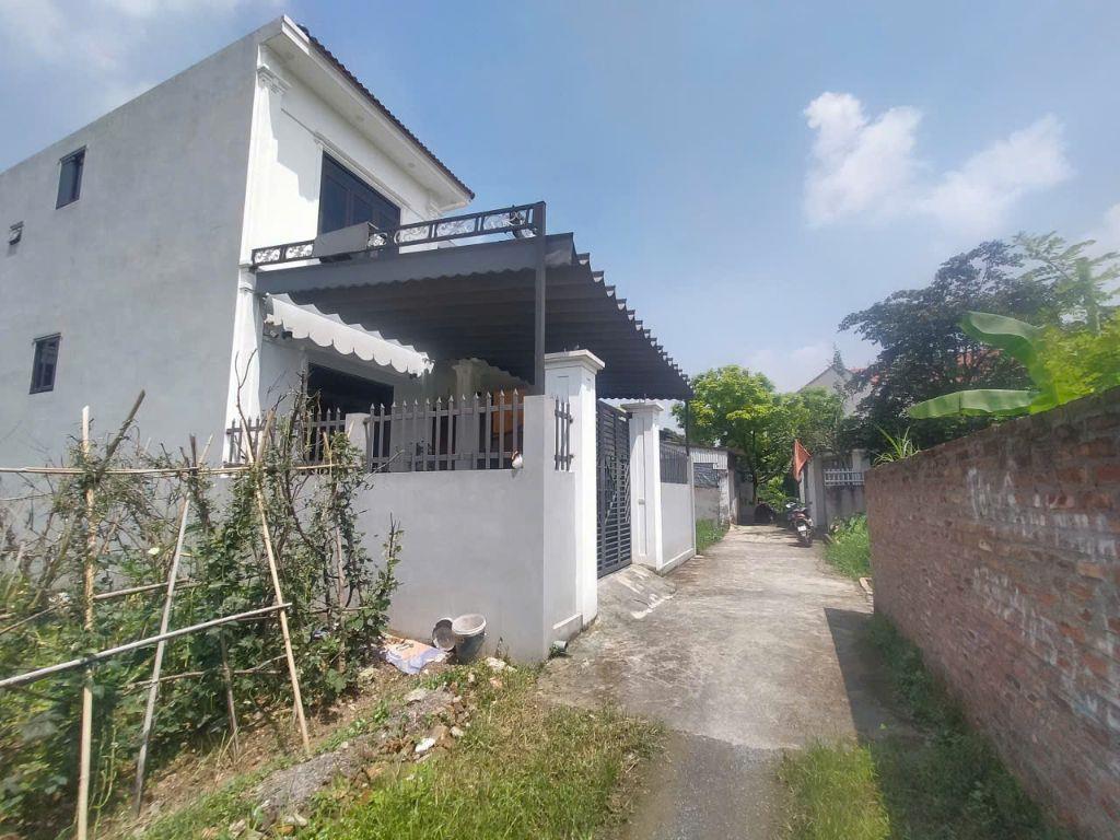Chỉ còn 1 lô Xóm San, Phụng Châu, Chương Mỹ. Giá 2.3 tỷ. 