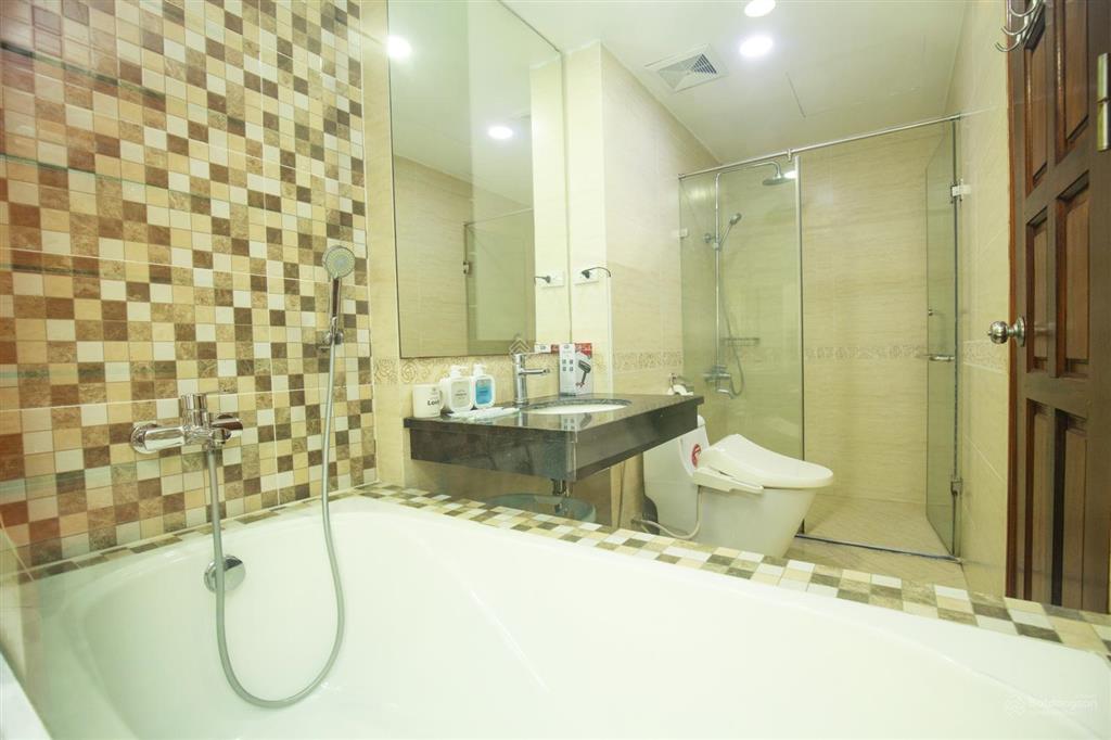 1 ngủ  85m2  view hồ  950 usd/tháng  tòa sumitomo 12  a11  535 kim mã