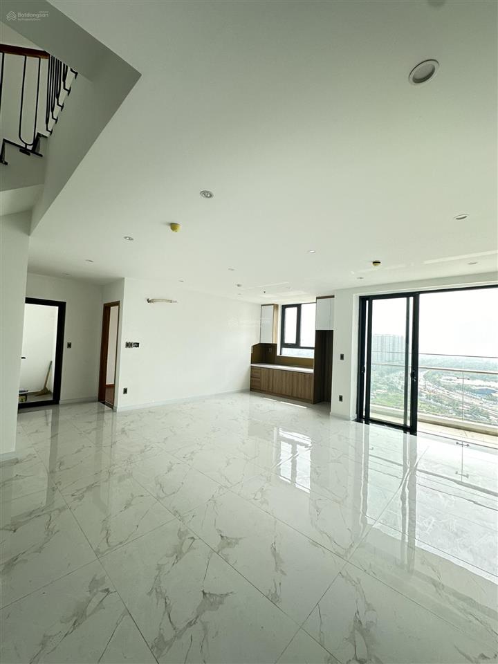 Penthouse precia nhà hoàn thiện giá chỉ 13 tỷ view siêu đẹp, giảm lộc cho khách thiện chí ạ