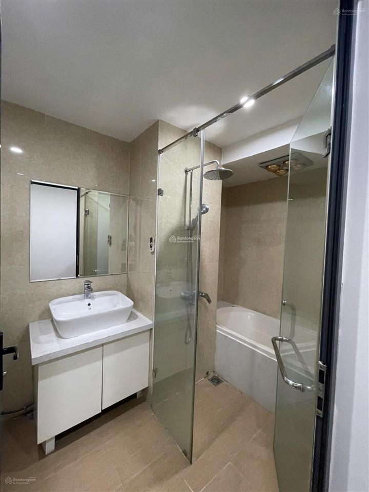 Cần cho thuê chuyển vào ở ngay căn hộ 2pn tòa tháp a chung cư mulberry lane nội thất full nhà trống