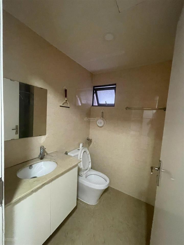 Bán căn hộ 2pn + 1 giá tốt chung cư mulberry lane còn có cả lốt đỗ xe ô tô, sẵn sổ đỏ cất két