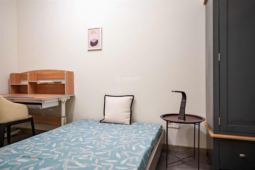 Cần cho thuê vào ở đầu tháng 9 căn hộ 2pn tại mulberry lane  full đồ nội thất, hướng nam mát mẻ