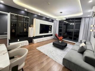 (mới) cần bán gấp căn hộ 117m nội thất đầy đủ cực đẹp, view hồ công tại thăng long n01 từ 10.1 tỷ