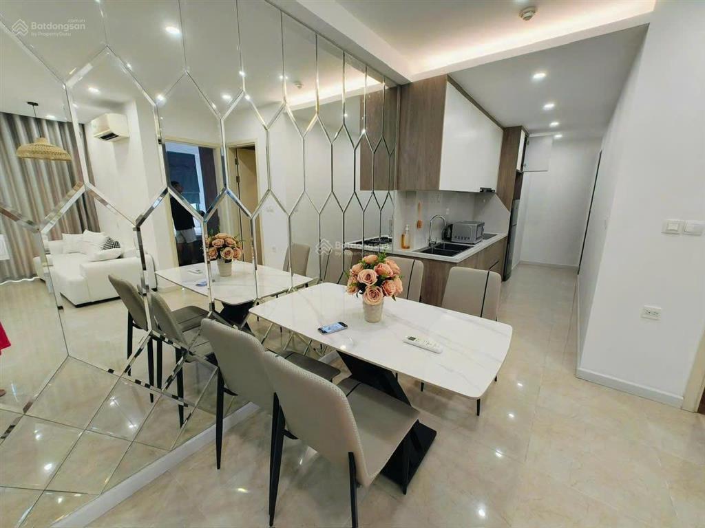 (mới) bán gấp căn 2pn dt 70m chung cư 219 trung kính full đang cho thuê 18tr ban công đn giá 6.8 ty