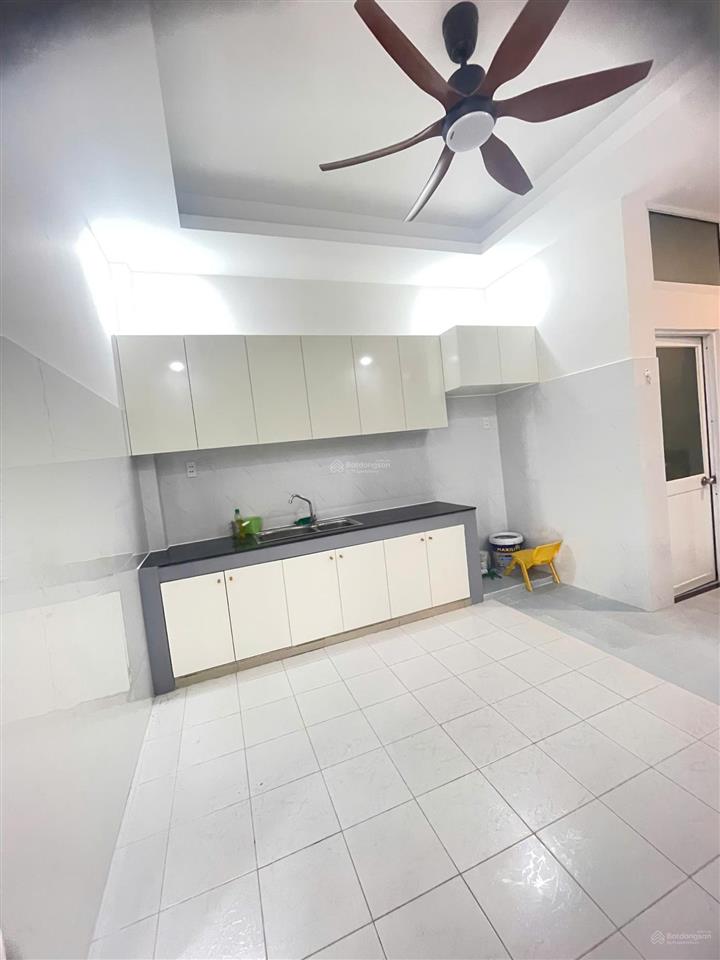 Cần bán căn góc chung cư 5 tầng đẹp giá 3.85 tỷ thương lượng