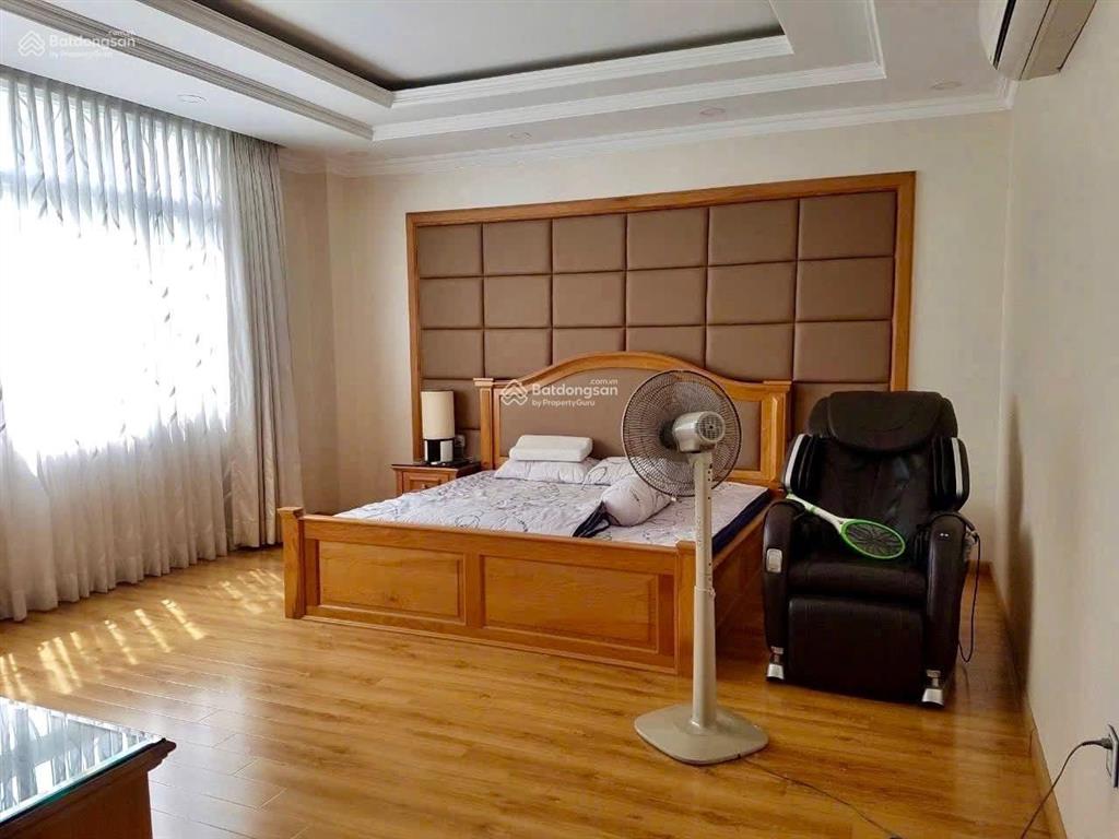 Cho thuê bt đơn lập phú mỹ hưng  đường 19 , 6 phòng ngủ  đầy đủ nội thất. giá thuê 98tr/tháng tl