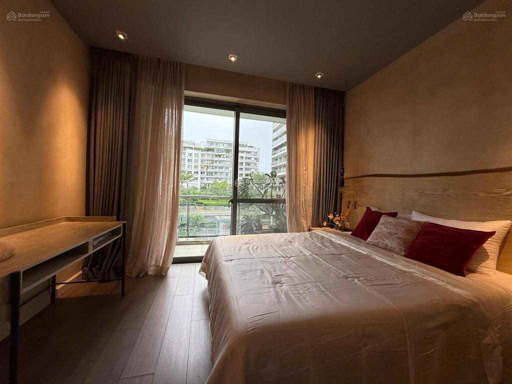 Chính chủ cần bán gấp căn hộ riverpark residence  phú mỹ hưng ,127m2 nhà đẹp view hồ bơi