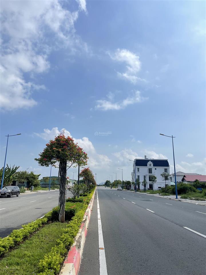 Bán 2515m2 sẵn 600m2 đất ở ngay cửa ngõ vào trung tâm bà rịa  đường 3/2 giá 22 tỷ