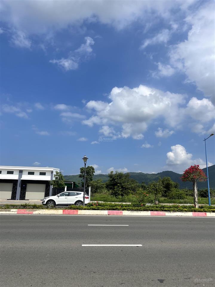 Bán 2515m2 sẵn 600m2 đất ở ngay cửa ngõ vào trung tâm bà rịa  đường 3/2 giá 22 tỷ
