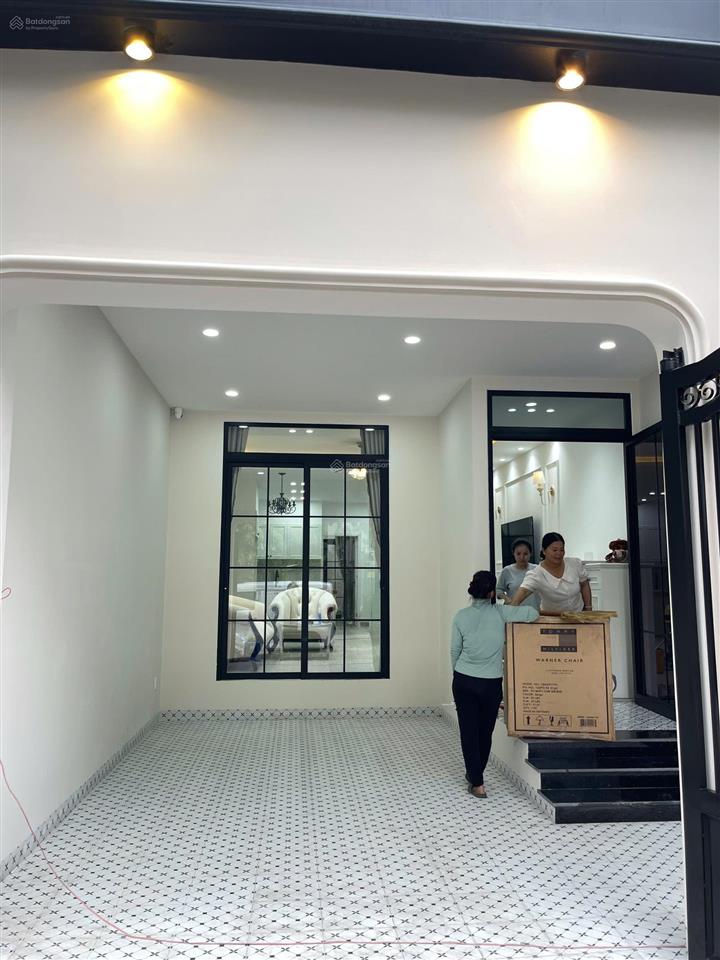 Bán nhà 2 tầng chu văn an p.long tâm bà rịa 4 p.ngủ tặng nội thất giá 5tỷ490 triệu