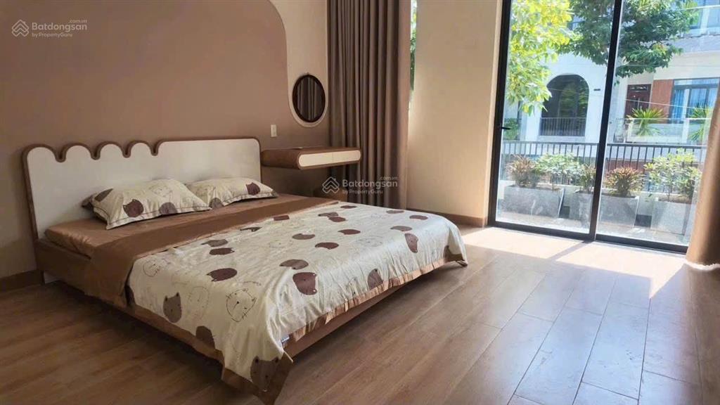 Bán nhà 3 tầng p.phước hưng bà rịa (3 phòng ngủ) có gara xe. nhà mới 100% giá bán 4 tỷ 450.