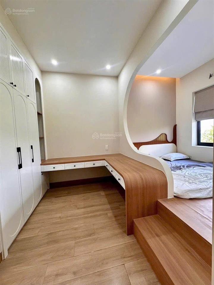 Bán nhà 3 tầng p.phước hưng bà rịa (3 phòng ngủ) có gara xe. nhà mới 100% giá bán 4 tỷ 450.