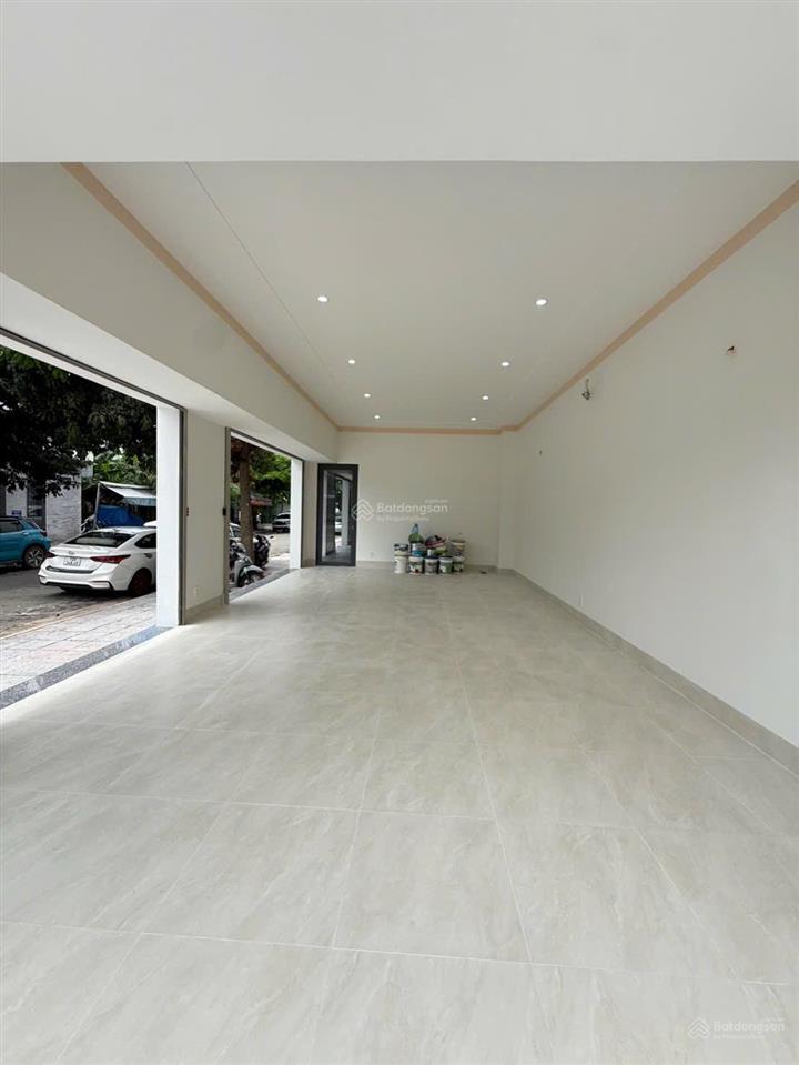 Bán nhà 4 tầng góc võ văn kiệt  chu văn an  bà rịa (6 phòng ngủ) 1 showroom cho thuê 40 tr/1th