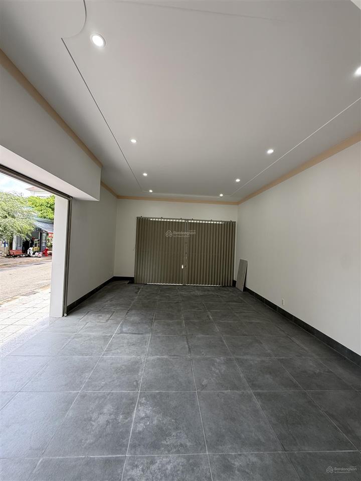 Bán nhà 4 tầng góc võ văn kiệt  chu văn an  bà rịa (6 phòng ngủ) 1 showroom cho thuê 40 tr/1th