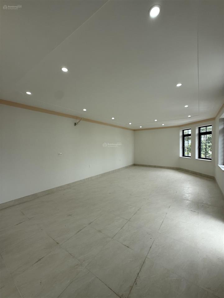 Bán nhà 4 tầng góc võ văn kiệt  chu văn an  bà rịa (6 phòng ngủ) 1 showroom cho thuê 40 tr/1th
