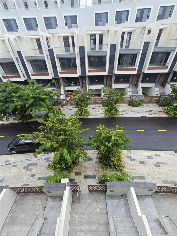 Chính chủ ngộp bank cần cắt lỗ phố liền kề chỉ 5 tỷ 5x20 bán hầm, 3 lầu cần bán gấp