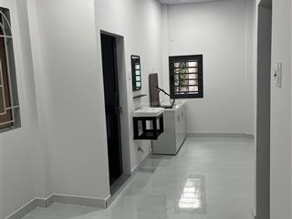 Phòng 24 m² riêng biệt có chỗ để xe và lối đi riêng