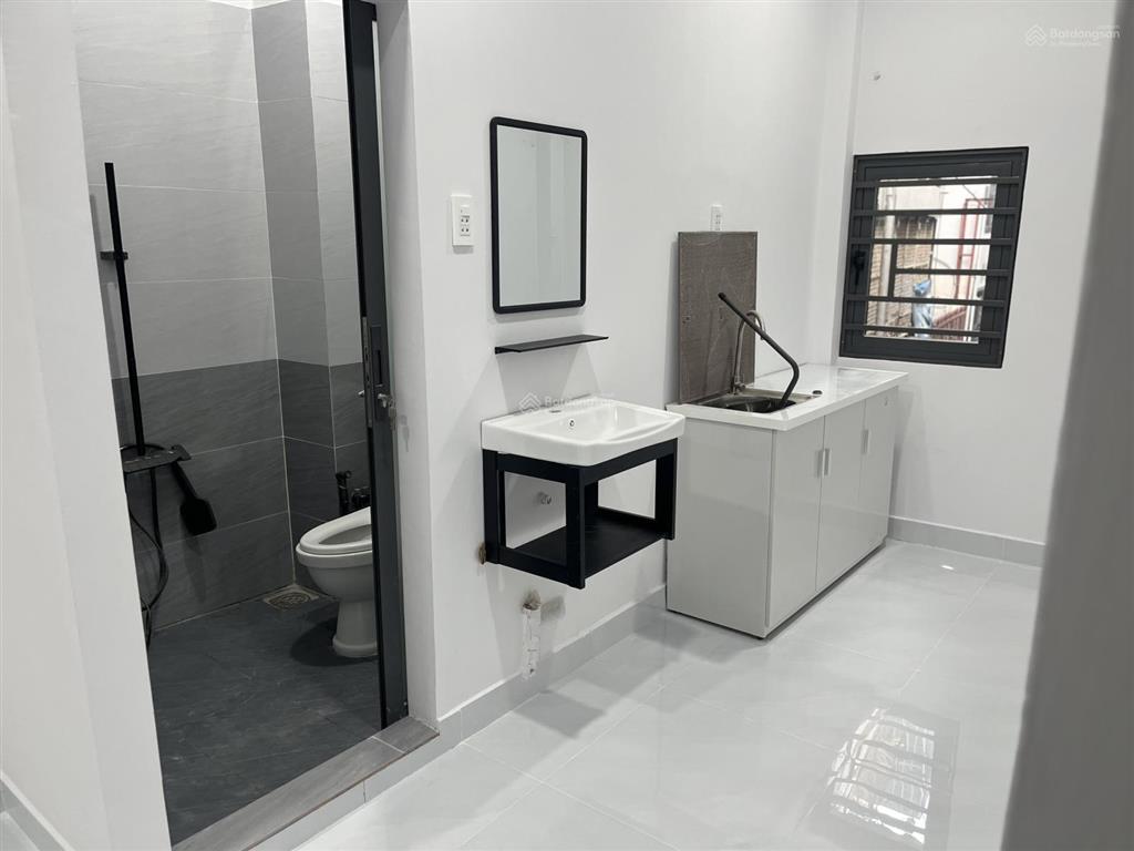 Phòng 24 m² riêng biệt có chỗ để xe và lối đi riêng
