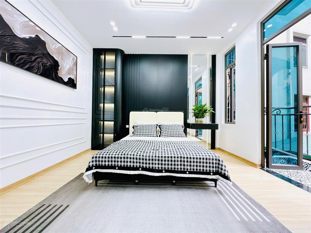 Cần bán căn hộ 2 ngủ five star giá 5 tỷ 950tr giá tốt quận thanh xuân