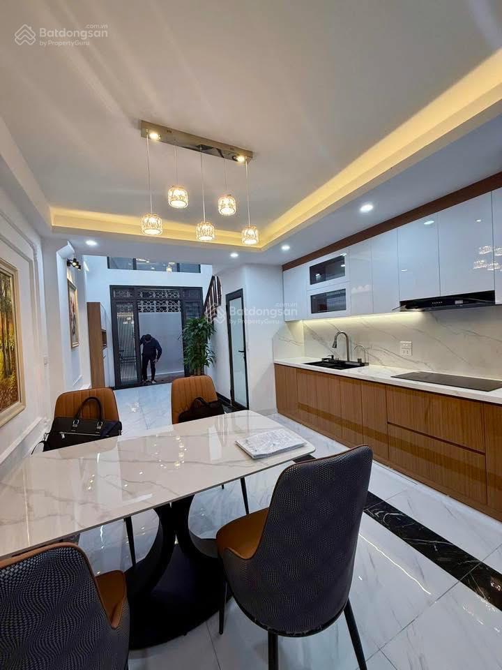 Cho thuê căn 2 ngủ 90m2 chung cư five star giá 13tr/tháng nhận nhà ngay