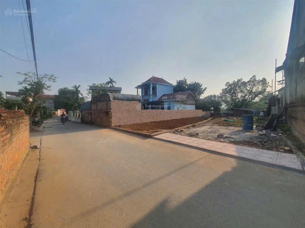 Tôi bán lô đất trục chính gần ql6 vào 8p kinh doanh được tạp hoá, giảm giá 100 triệu, nhỉnh 3,799tỷ