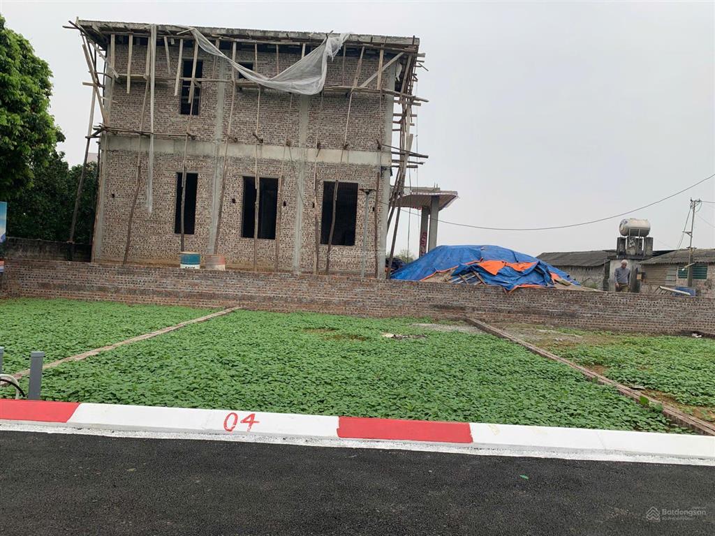 Không nhanh tay chỉ vào cà mau mới mua kịp! lô góc 84m2  mt 8m chương mỹ đối diện tổ hợp giáo dục