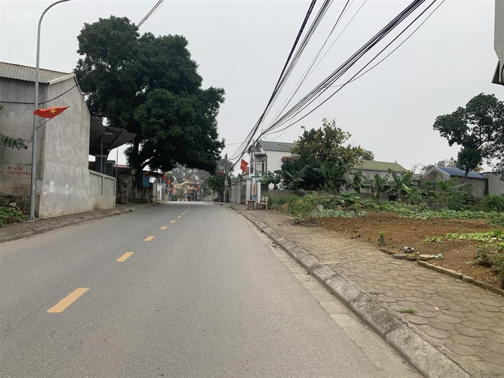 Chị cả bán mảnh đất hà nội. giá chỉ 800 triệu mà có sẵn sổ đỏ. mảnh đất dưỡng lão khó khăn