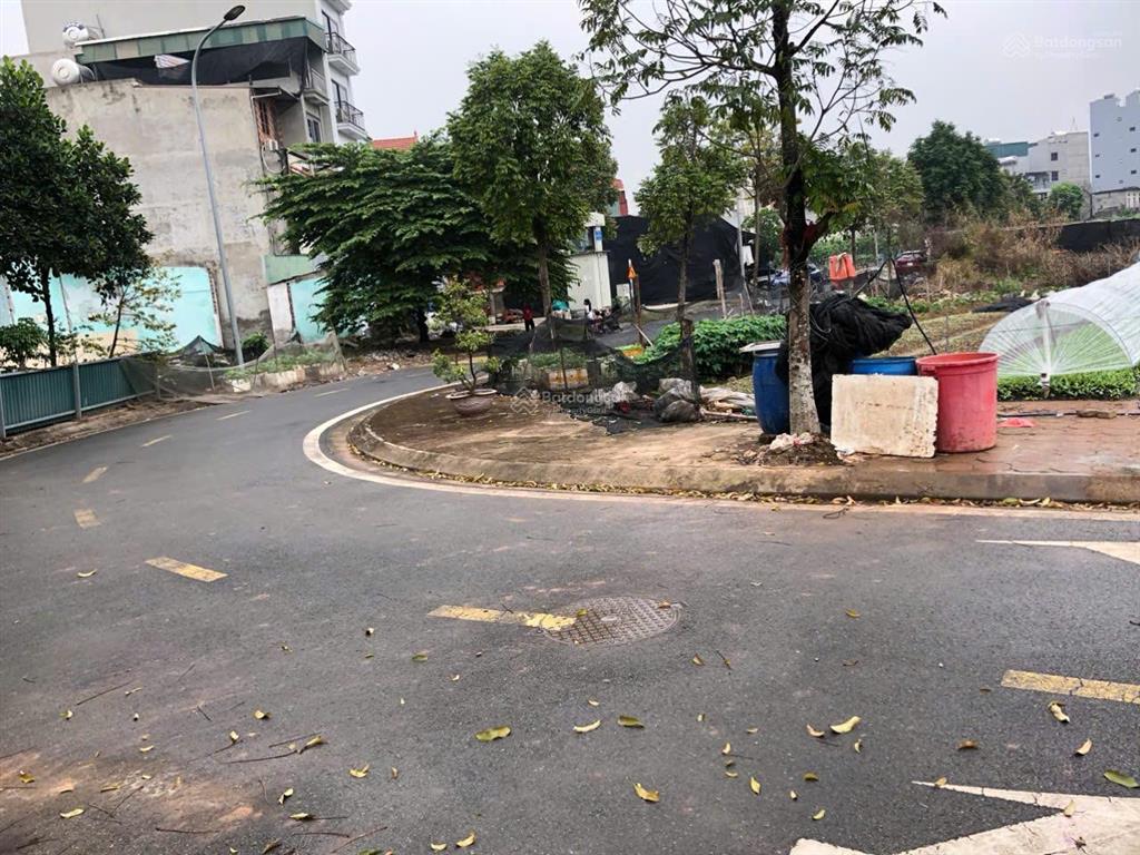 878 triệu chính chủ bán nhà cấp 4 lô góc trục chính kinh doanh bán gấp xin đừng trả giá em buồn