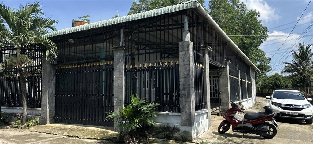 Bán nhà đất biệt thự lô góc kế bên ubnd tân triều