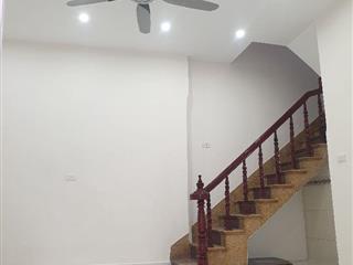 BÁN NHÀ ĐẸP 1.8 TỶ 3 TẦNG 28M2 ( ĐÔNG NAM ) GẦN NGAY CẦU ĐÒ QUAN 