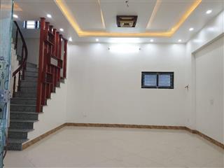 BÁN NHÀ ĐẸP 1.95 TỶ 3 TẦNG 43M2 Ô TÔ ĐỖ CỬA NGÕ KHU TRẦM CÁ 
