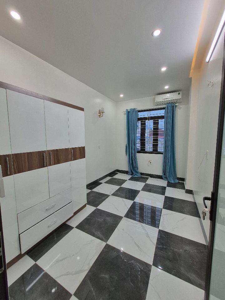 BÁN NHÀ 2.35 TỶ 3 TẦNG 45M2 ( TÂY NAM ) NGÕ ĐƯỜNG TRƯỜNG CHINH 
