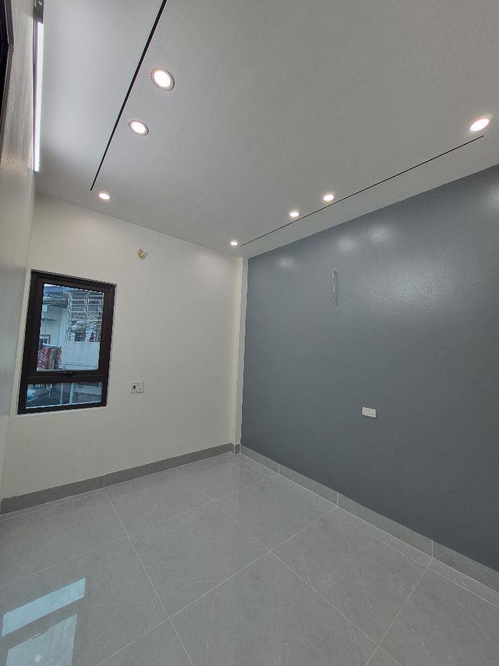 BÁN NHÀ ĐẸP 2.45 TỶ 3 TẦNG 45M2 ( HƯỚNG ĐÔNG ) NGAY HỒ VỊ XUYÊN 