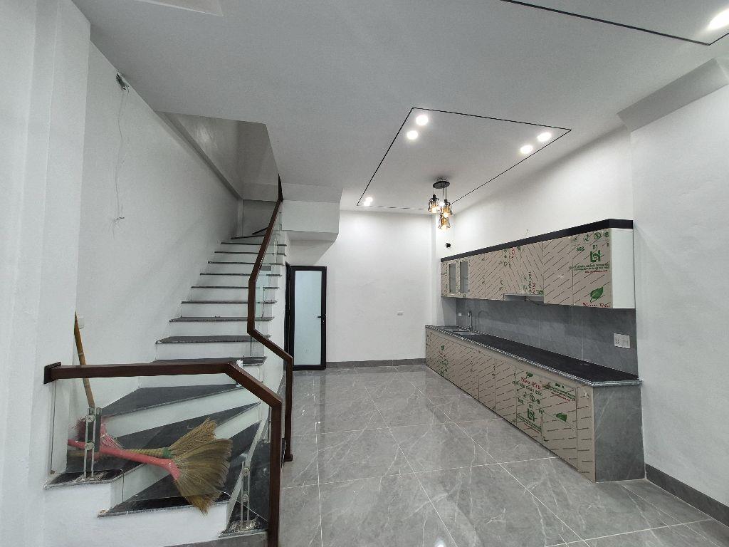 BÁN NHÀ 2.7 TỶ 3 TẦNG 46M2 Ô TÔ ĐỖ CÁCH NHÀ 10M NGÕ QUÂN NHÂN 