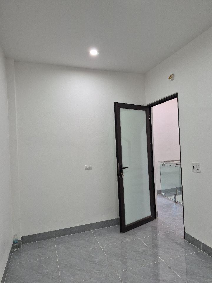 BÁN NHÀ 2.7 TỶ 3 TẦNG 46M2 Ô TÔ ĐỖ CÁCH NHÀ 10M NGÕ QUÂN NHÂN 