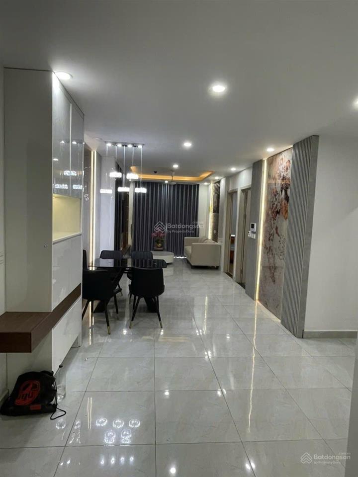 Bán căn 3 p ngủ  96m2  sổ đỏ  có nội thất  giá 7,9 tỷ   e trung 0967 894 ***